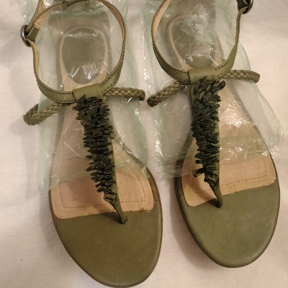FRYE Laurel Flower T-Strap Sandal - Picture 1 of 13